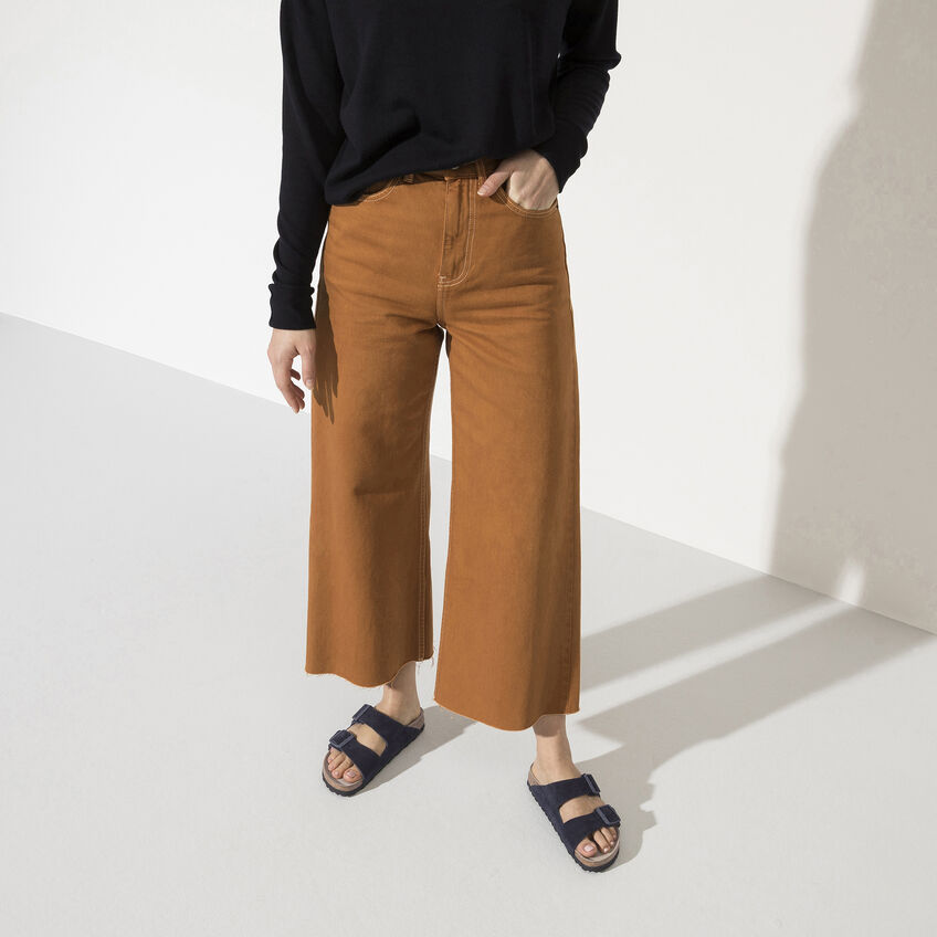 Arizona Suede Soft Footbed Sandal