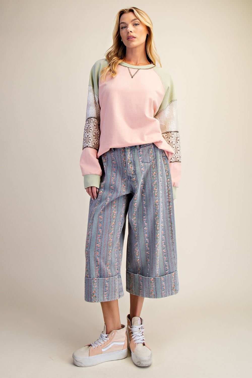 Floral Print Denim Capri Pants