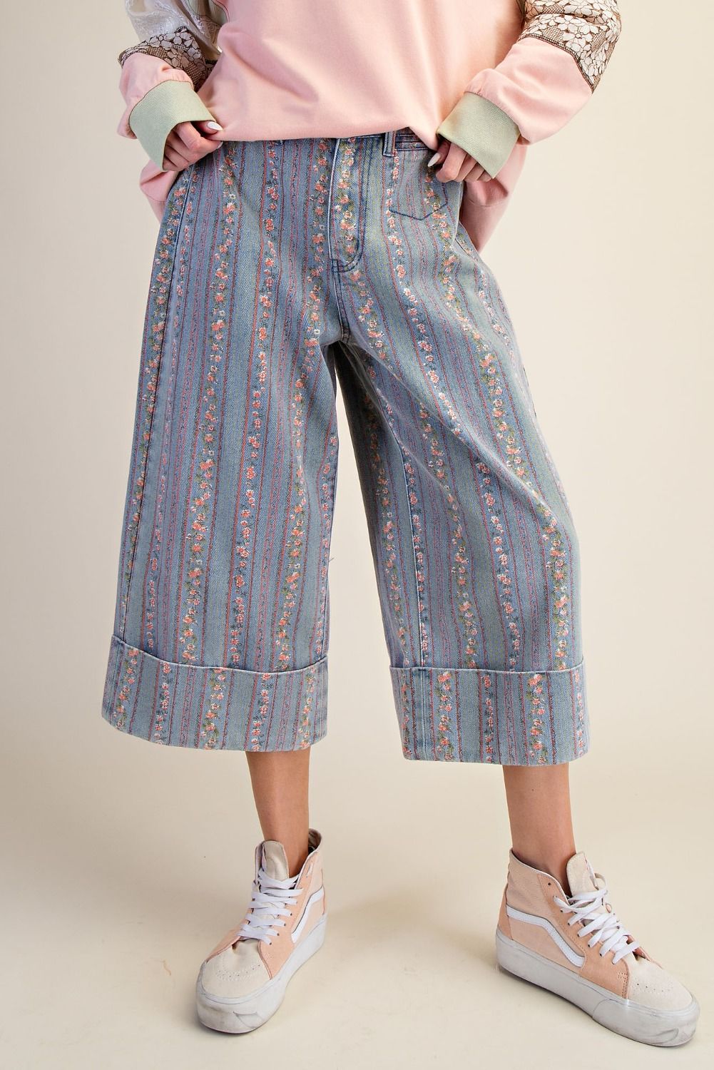 Floral Print Denim Capri Pants