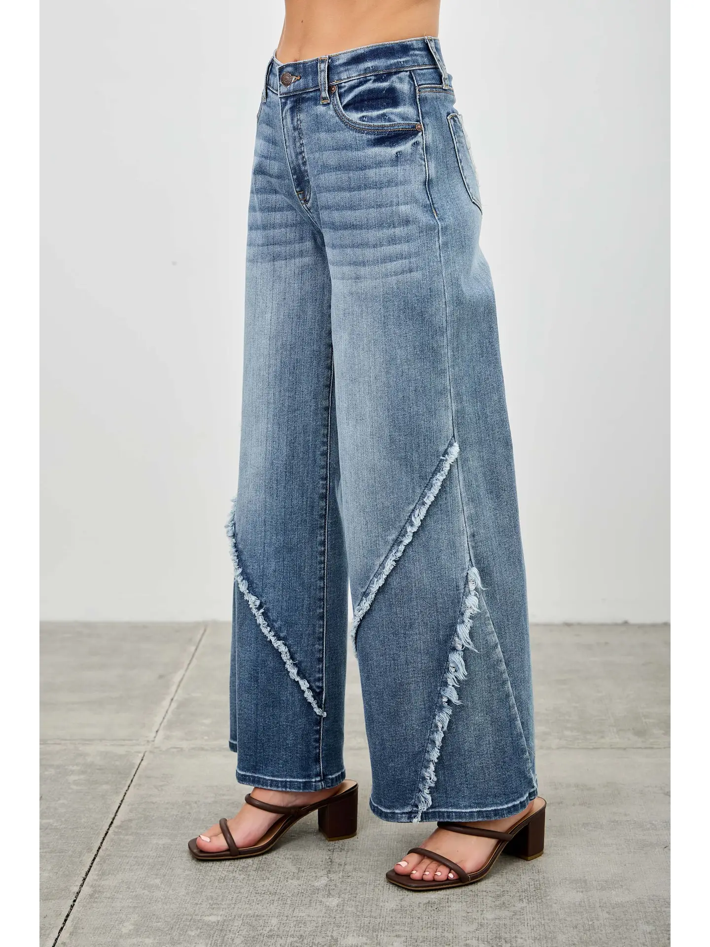 Mid Rise wide Frayed Seam Jeans