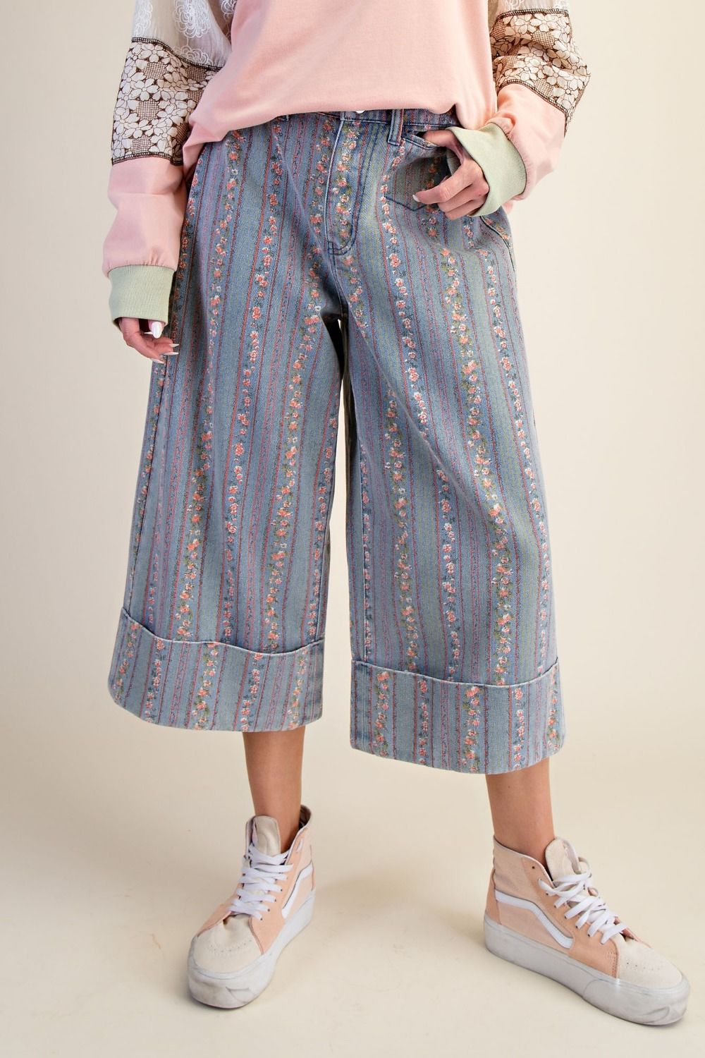 Floral Print Denim Capri Pants