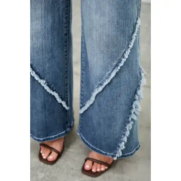 Mid Rise wide Frayed Seam Jeans