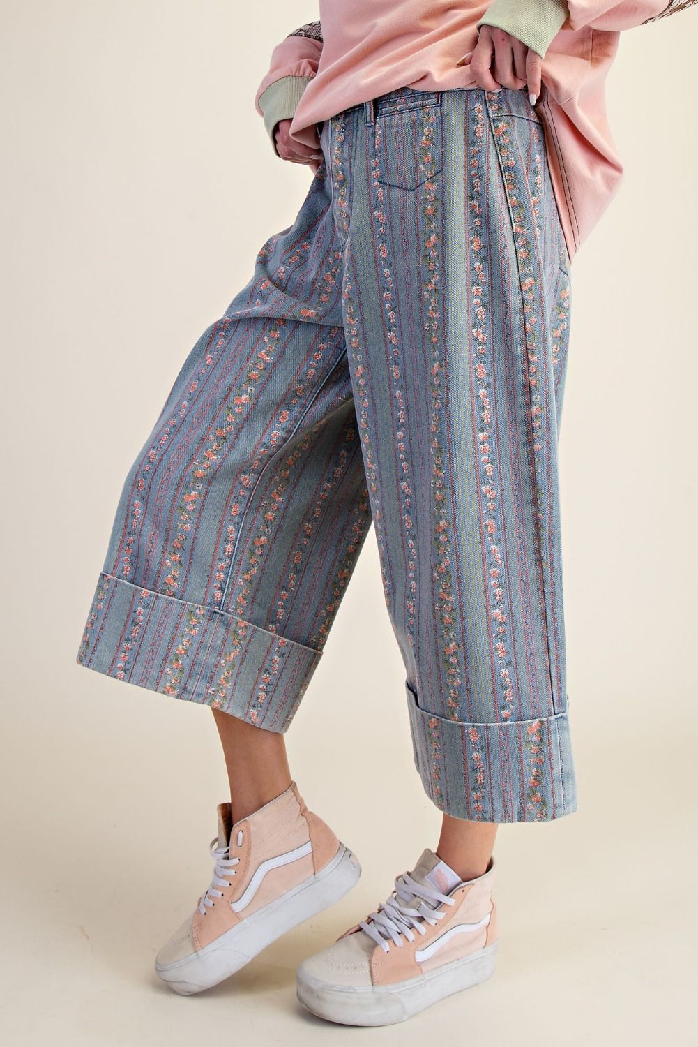 Floral Print Denim Capri Pants