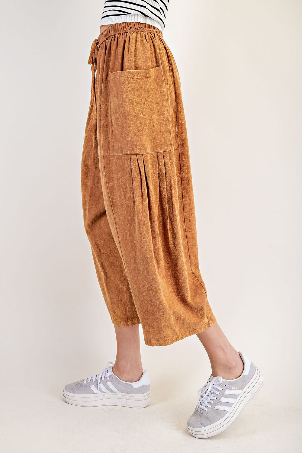 Side Pocket Cropped Pants