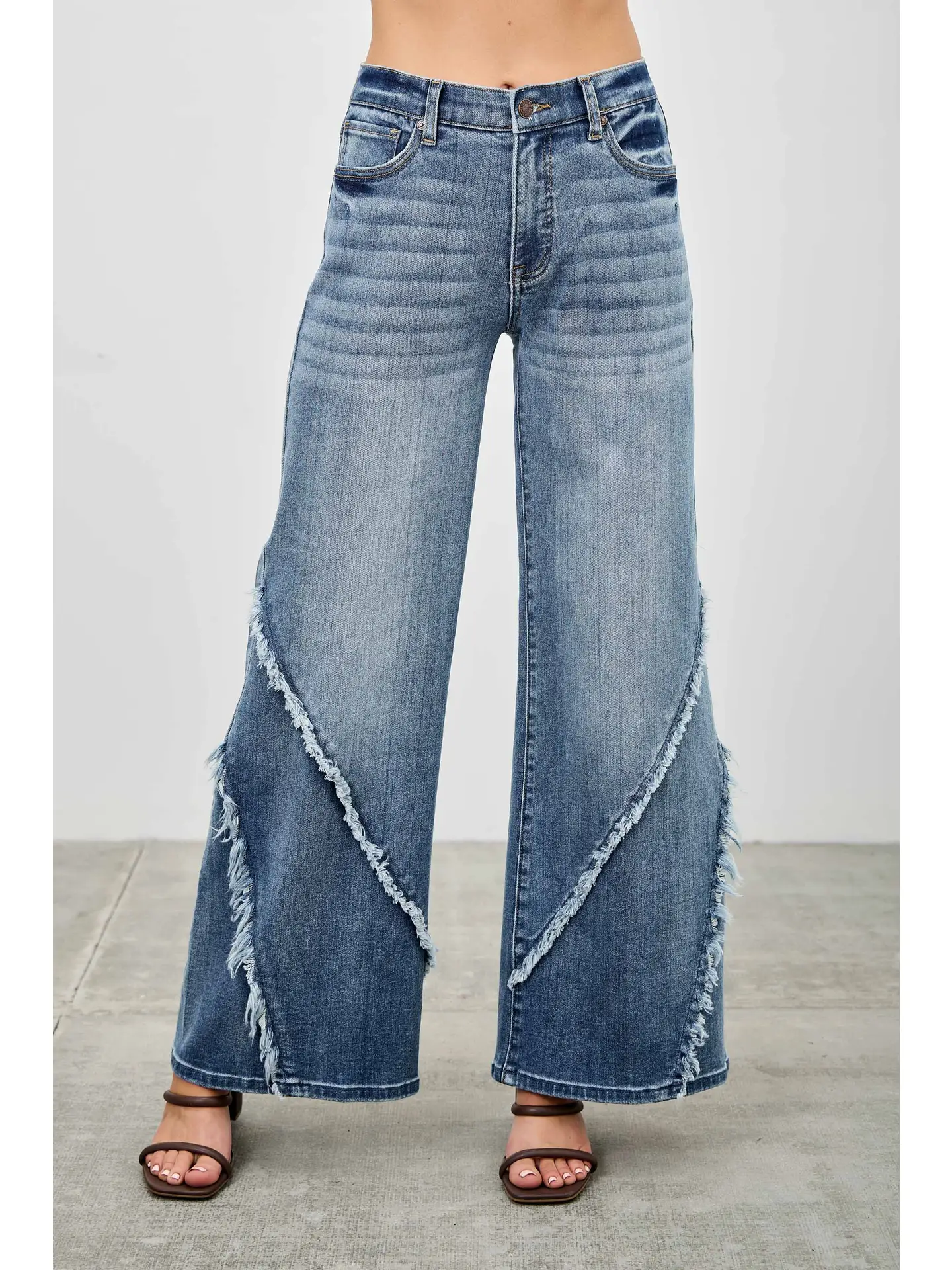 Mid Rise wide Frayed Seam Jeans