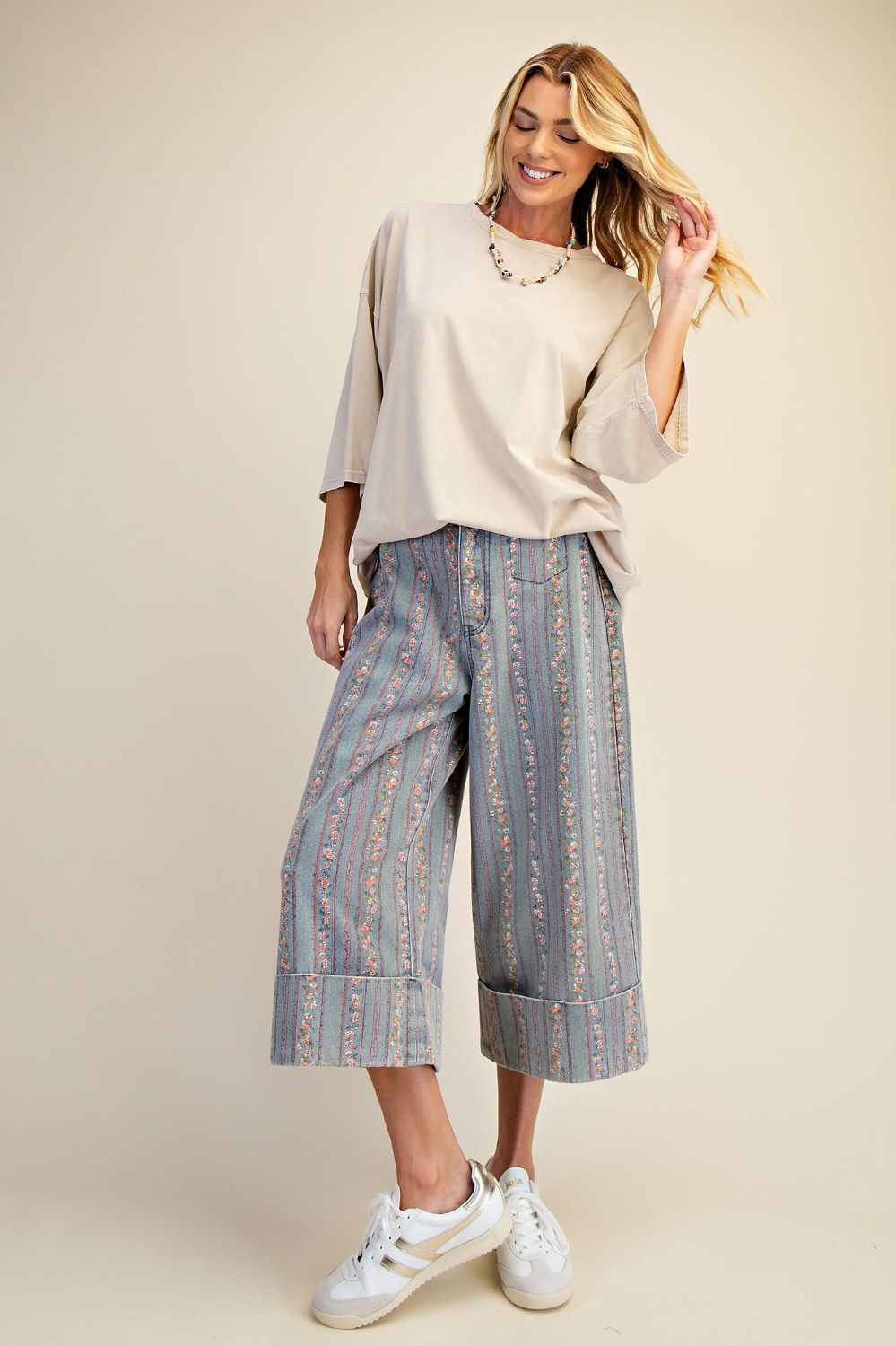 Floral Print Denim Capri Pants