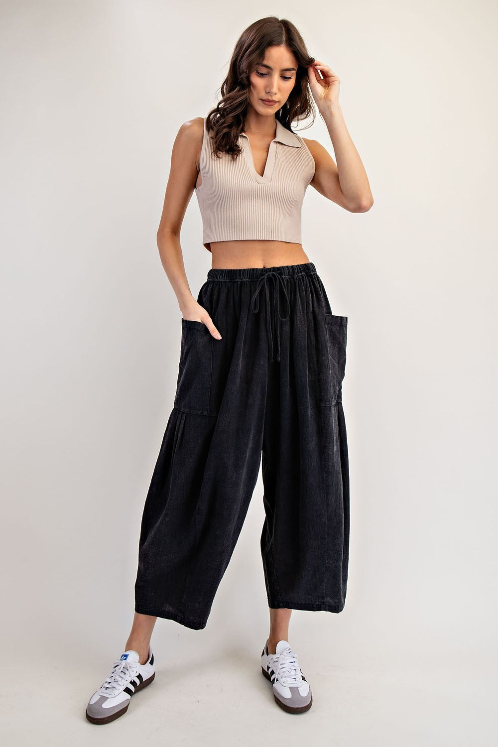 Side Pocket Cropped Pants